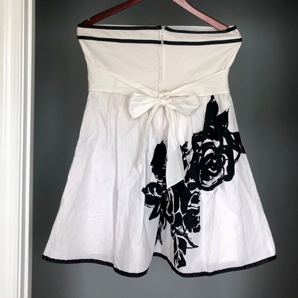 White and black flower dress - Picture 2 of 2